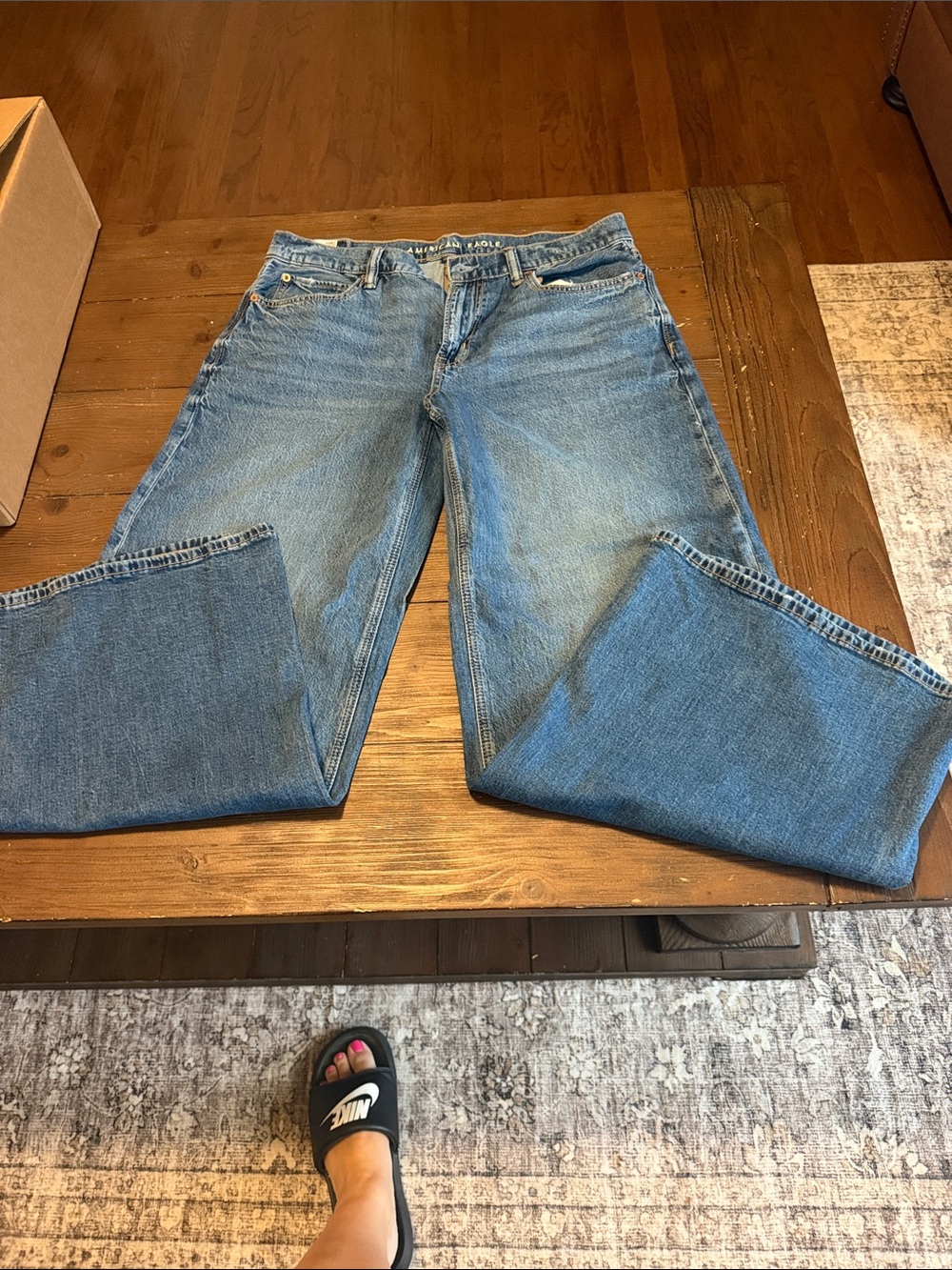 American Eagle Outfitters Light Blue Relaxed Jeans